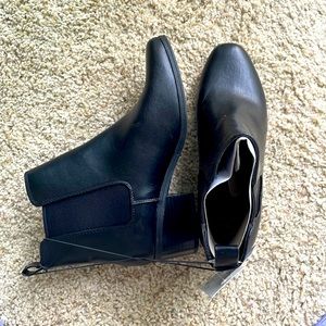 COPY - Brand new black boots with heels